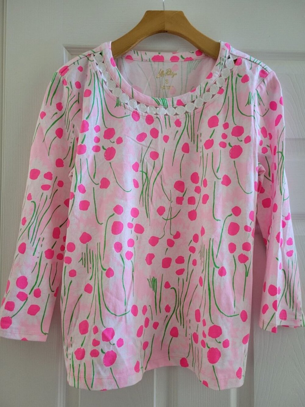 Lilly Pulitzer Pink Daisy Print Short Sleeve Shirt size Small New Resort Preppy